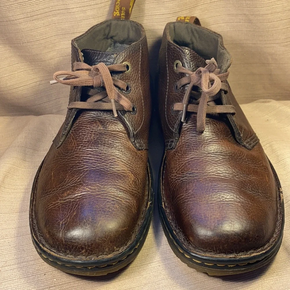 DrMartens leather lace up ankle boots EUC